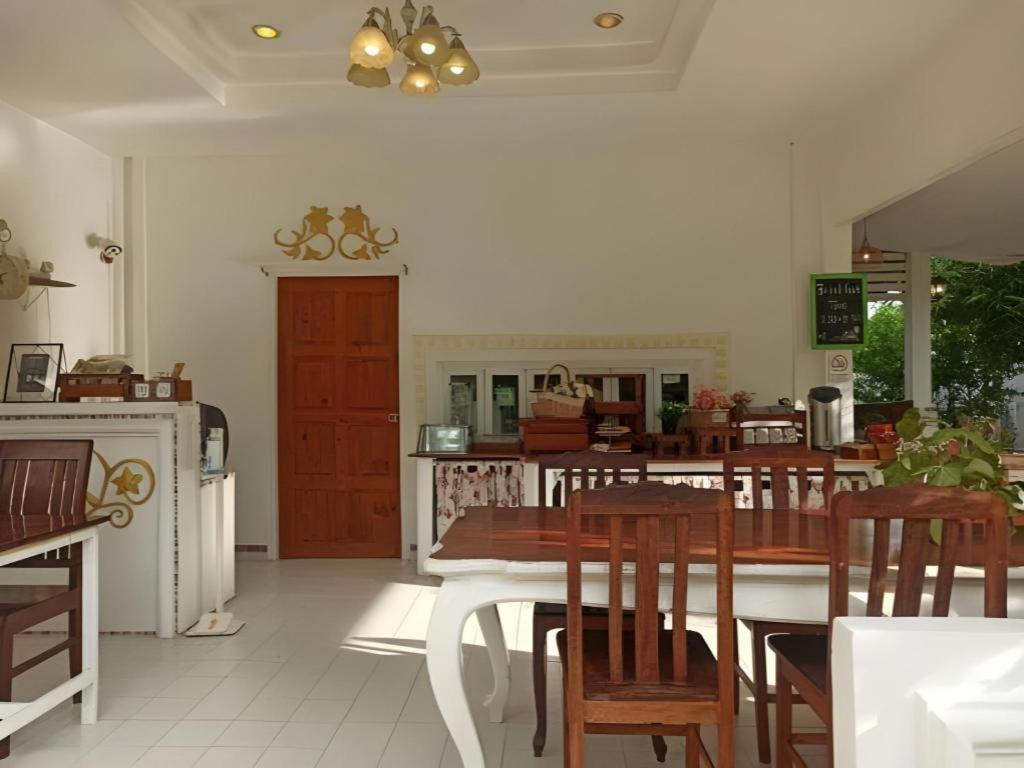 Charisma Resort Suan Phueng Exterior foto